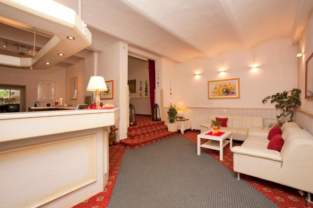Hotel Gretl Krumpendorf Exterior photo